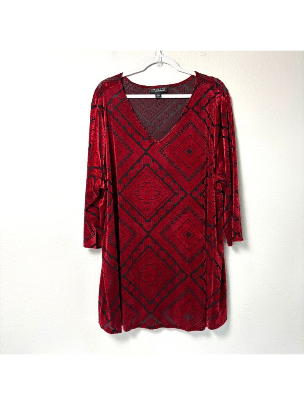 Catherines Anywear Burnout V Neck Tunic Top Size‎ 3X Red Black 3/4 Sleeve Blouse